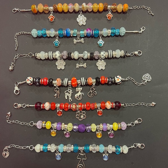 One of a kind charm bracelet - Picture 1 of 2